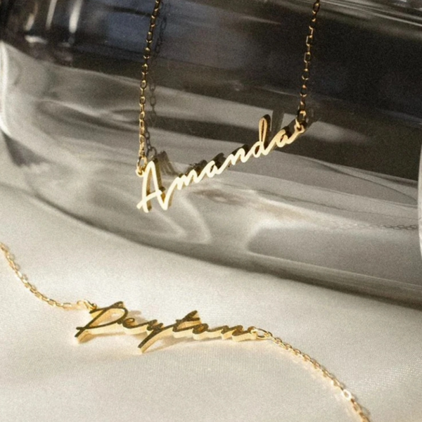 Breezy Cursive Name Necklace